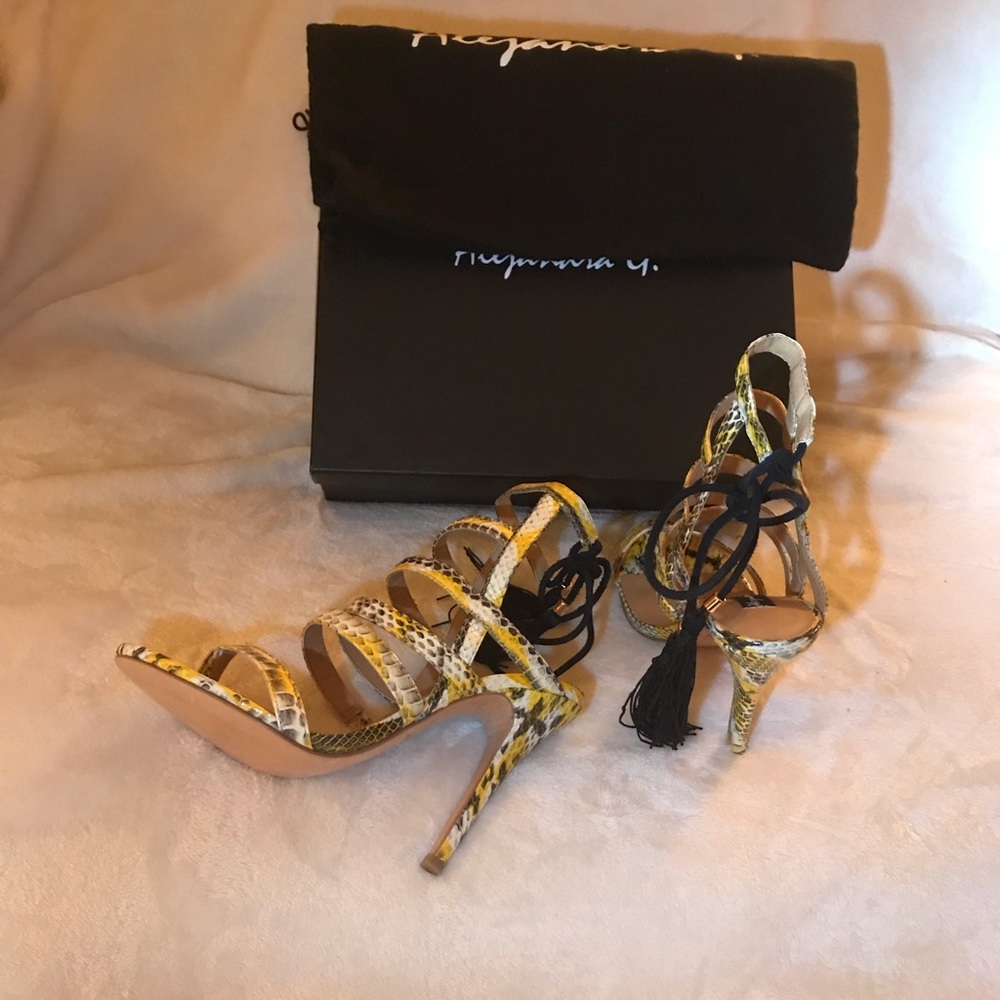 Heels - Picture 2 of 2